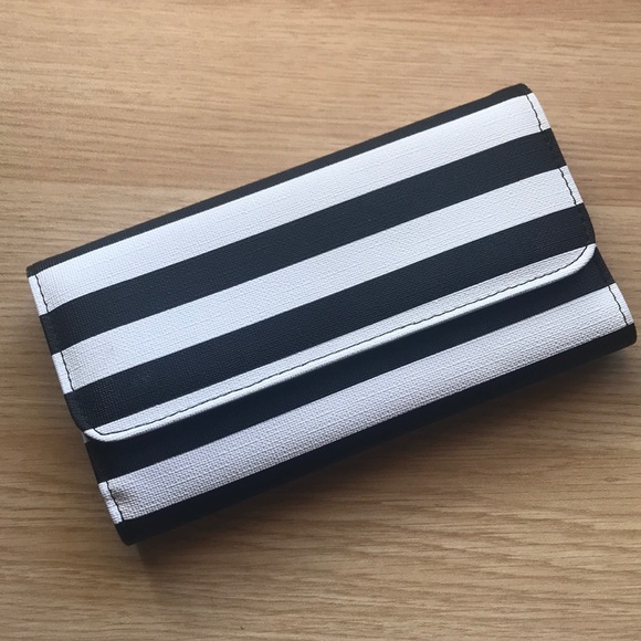 Kut from the Kloth Handbags - KUT From The Kloth Wallet